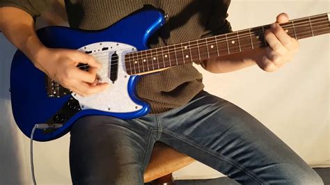 My big worry about the mustang is that it is no where near the quality of a gibson sg standard while i'm not the biggest fan of tha standard's humbuckers, i'd swap in some '57s, its miles ahead of that cobain sig. Squier Kurt Cobain mustang with SH-4 JB - YouTube