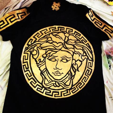 Without losing the luxurious craftsmanship that the iconic. shirt, versace, medusa head, gold - Wheretoget