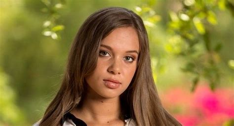 Liza Rowe Biography Wiki Age Height Career Photos And More