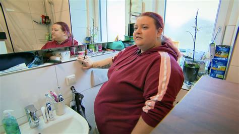 Webcam Girl Mit 140 Kilo Video Dickes Deutschland Unser Leben Mit Übergewicht Rtlzwei