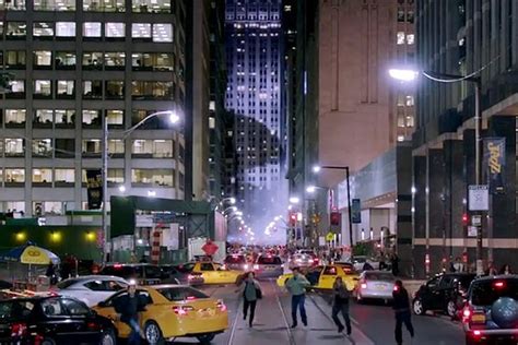 Sonys Pixels Trailer Sneak Peek Sees Chaos On The Street