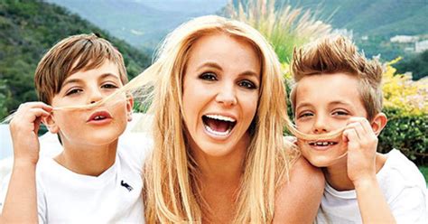 Britney Spears Muestra En Una Adorable Foto Lo Mucho Que Han Cambiado