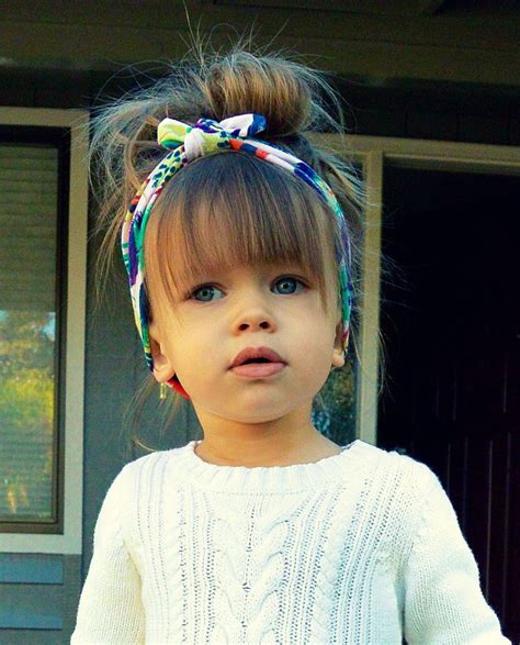 Fluffy and curly hair looks cute on this little girl. Cute Christmas Party Hairstyles for Kids | Hairstyles 2017 ...