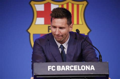 tearful messi confirms he is leaving barcelona in talks with psg