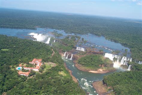 P0001186 Argentina Iguazu Falls Shields Around The World