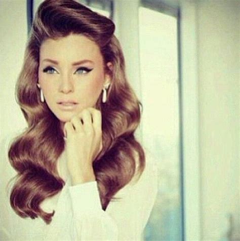 Many young people opted for more conservative styles that mostly trended majority of the modern hairstyles consists of texturizing, layering, waves and curls that are used for styling long hair. 2021 Latest 1950s Long Hairstyles