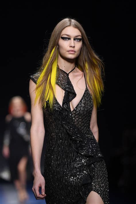 Kaia gerber, gigi hadid and lara stone all looked in their element as they executed a strut down the runway for the max mara a/w. Gigi Hadid Supermodel Walks the Runway at the Versace Show ...
