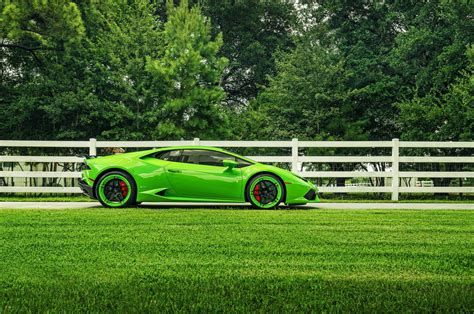 2560x1700 Green Lamborghini Huracan Chromebook Pixel Hd 4k Wallpapers
