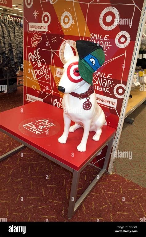 Target Corporation Bullseye Hi Res Stock Photography And Images Alamy
