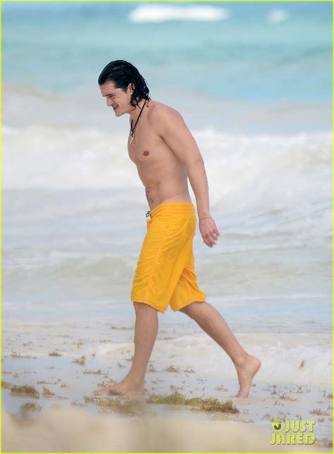 Photo Orlando Bloom Shows Off Ripped Shirtless Body Photo Just Jared