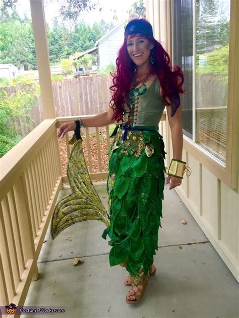 Mermaid Goddess Costume Photo 35