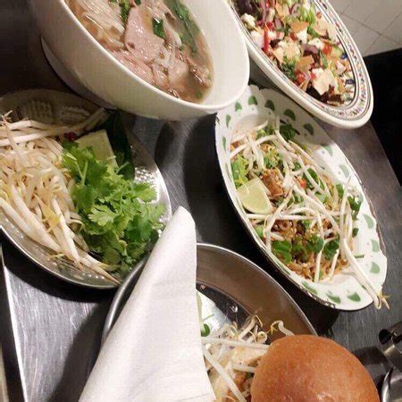 Dlatego będąc niedawno w poznaniu pognałam na śródkę, aby sernik najpyszniejszy w poznaniu zjeść. Cafe La Ruina i Raj, Poznań - recenzje restauracji ...