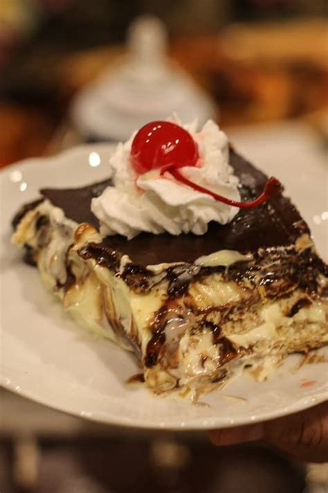 Preheat the oven to 425 degrees f. Chocolate Eclair Cake | Recipe | Chocolate eclair cake ...