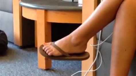 Candid Hot Girl Feet Legs At College Library Porn Videos