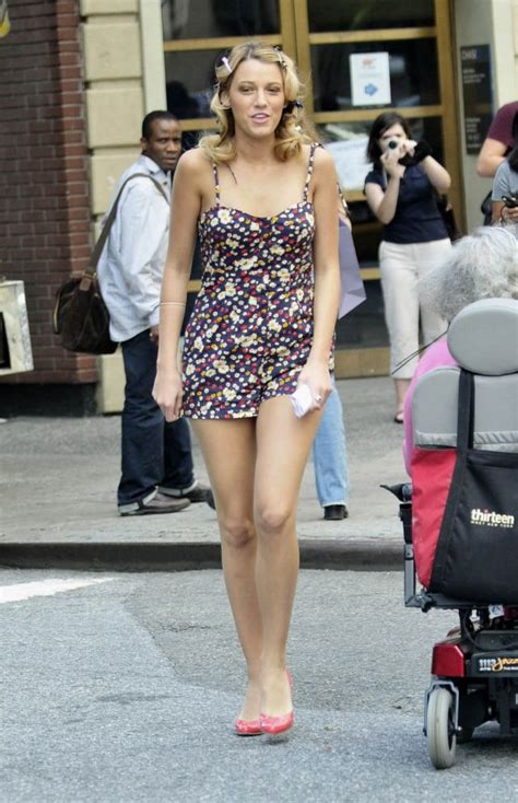 Gorgeous Blake Lively And Her Beautiful Long Legs 6 Pics