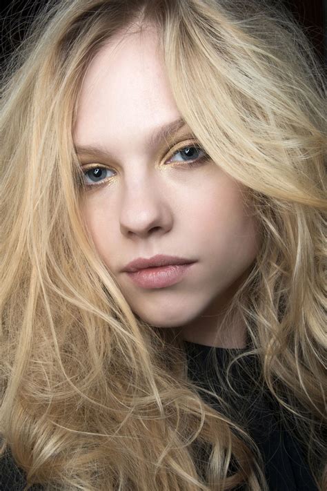 Expert Tricks For Getting Perfectly Tousled Hair Tousled Hair