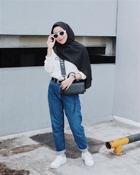 Cek juga cara merawat celana jeans yang benar dari. 51 Model Celana Jeans Hijabers Selebgram Terngehits 2019 - Model Baju Muslim Terbaru 2019