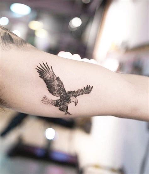 37 Small Eagle Tattoo Designs For Men Tinytattoos Small Eagle Tattoo