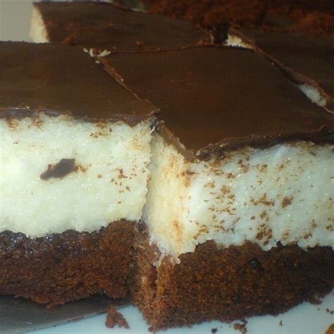 100 g mehl, 2 tl backpulver, 3 tl kakao und 1 prise salz vermischen und mit 2 el milch kurz aber. Selleries Bounty-Kuchen Rezept - ESSEN UND TRINKEN