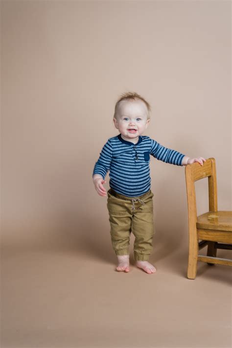 Oliver Turns 1 A Kansas Studio Session · Chelsea Mitchell Photography