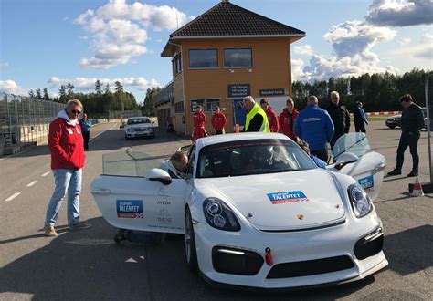 Jun 20, 2021 · han holdt hodet kaldt og farten høy etter en kjempestart, sier dennis' far, tom erik hauger til tv 2 etter løpet. Ny finalist i Bilsporttalentet - Norsk bilsport