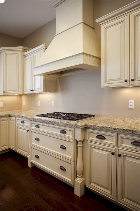 Gorgeous Kitchen Backsplash Decor With Dark Cabinets 13