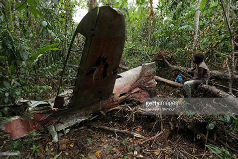 Pacific Wrecks A6m2 Zero 2666 Tail Wreckage With Houkoku Number 515