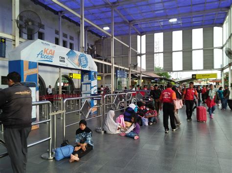 Jadwal Lengkap Bus Damri Dari Dan Ke Bandara Soekarno Hatta Serta Tempat Keberangkatan