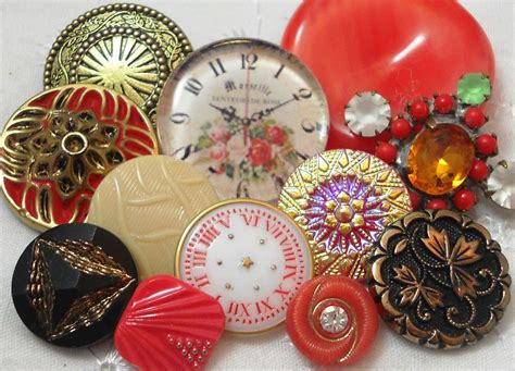 Grouping Of Vintage Buttons Vintage Buttons Button Crafts Button Art
