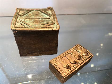 2 Ancient Boxes In Bronze To Weigh Gold Powder Baule Catawiki