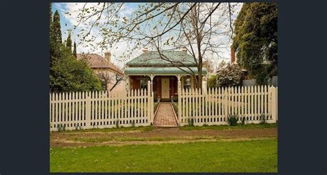 two finch street updated 2022 4 bedroom house rental in beechworth with terrace and balcony