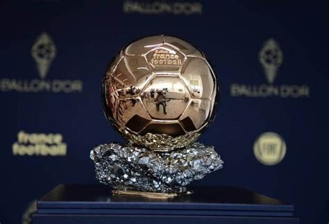 عاجل تعرف على قائمة المرشحين للفوز بـ جائزة الكرة الذهبية البالون