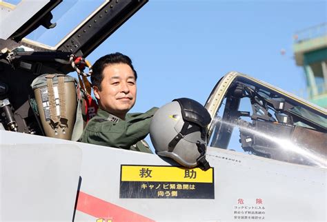 Hametsu no bunmei de hajimeru sekai seifuku; F4戦闘機ファントムの世界最終製造機がラストフライト：イザ!
