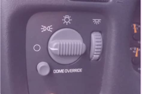 Dome Override Button Its Purpose And Location For Chevy Gmc Vehiclechef