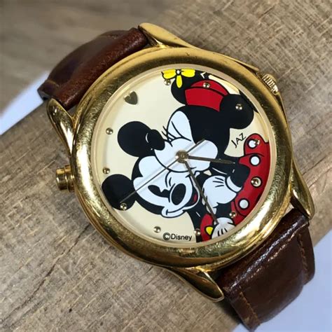 Vintage Disney Jaz Mickey Minnie Mouse Kissing Beatles Musical Wrist