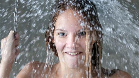 Why Cold Showers Could Help Your Immune System During Covid Lockdown The Advertiser