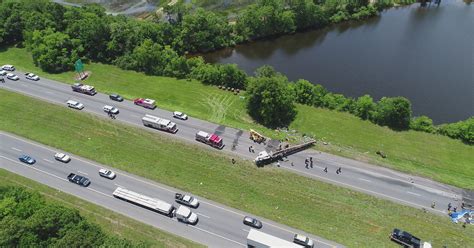 1 dead in major car accident with 18-wheel semi on I-10 west of Scott