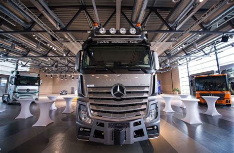 Daimler Truck Was Der Börsengang Für Aktionäre Bedeutet Wirtschaft
