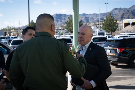 Dhs Secretary Alejandro Mayorkas Visits Usbp El Paso Station 003