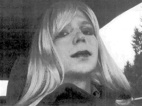 Chelsea Manning Transgender Status Not Recognized By Military Prison Psychologist Cbs News