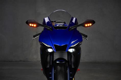 2022 Yamaha Yzf R1 Guide • Total Motorcycle