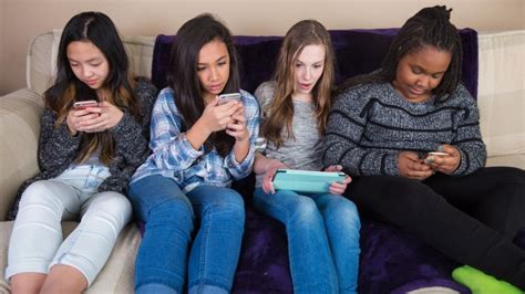 Smartphones Arent A Smart Choice In Middle School Opinion Cnn