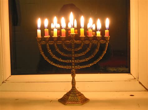 How To Light An Oil Hanukkah Menorah