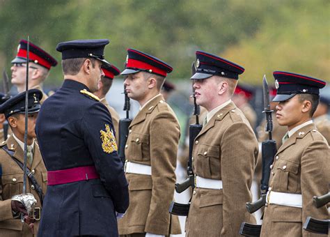 Army Sergeant Major Inspects The Next Generation Of Soldiers The British Army