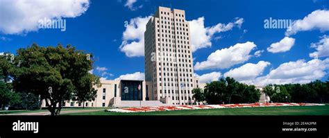 Bismarck State Capitol Hi Res Stock Photography And Images Alamy