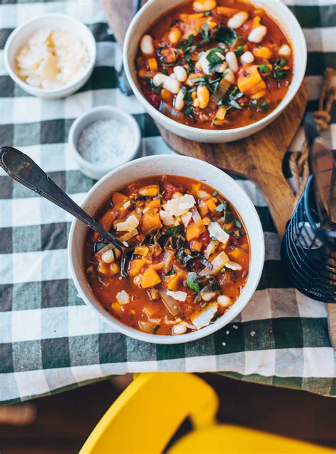 Über 41 bewertungen und für raffiniert befunden. Mangold- Minestrone mit weißen Bohnen | Rezept in 2020 ...