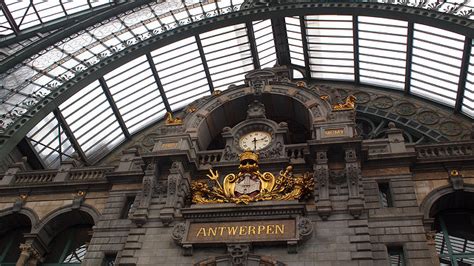 While most train stations are places to come and go, antwerp's centraal station is a destination in and of itself. lea pof travels: Antwerp, Belgium: Antwerpen-Centraal ...