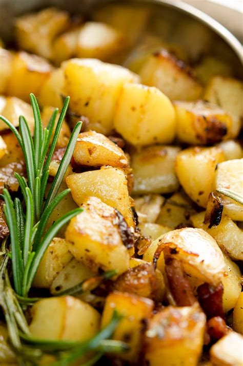 Hash browns are an easy inexpensive food for breakfast or anytime. Heavenly Homemade Hash Browns | I'd Rather Be A Chef