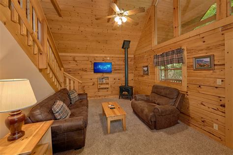 Located 20 minutes from the indiana dunes national lakeshore, serenity springs is a central location for those traveling from chicago, indianapolis, ann arbor. Private Honeymoon Cabin in Pigeon Forge | Moutain Dreams