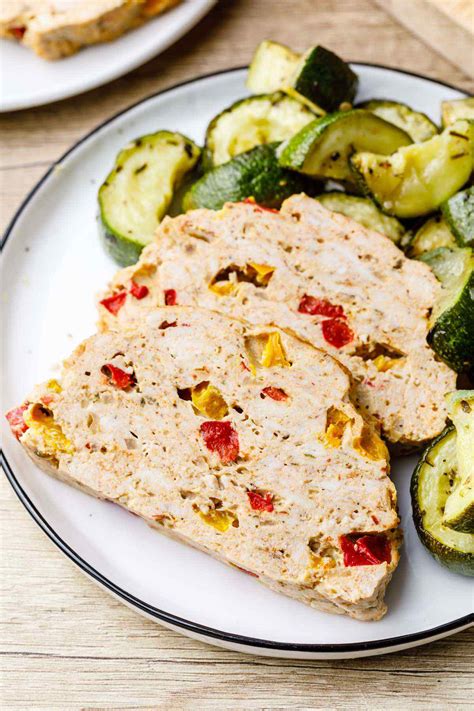 This instant pot ground turkey recipe is super easy to fix without doing much. Instant Pot Paleo Turkey Meatloaf (Easy Recipe) - FEEDmyFIT